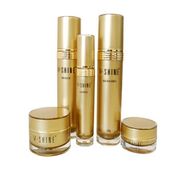 Набор  серии  увлажняющих отбеливающих средств для ухода за кожей