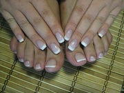 Наращивание ногтей гелем