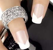 НАРАЩИВАНИЕ  ГЕЛЕВЫХ ногтей,  маникюр,  педикюр.(возле м.Позняки)