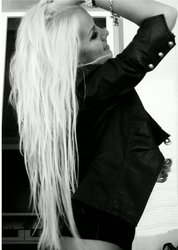 Наращивание волос, ресниц, ногтей гелем